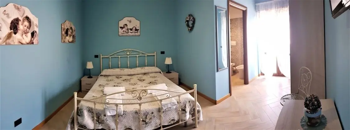 Tek Büyük Yataklı Oda, Havuz Manzaralı (102)