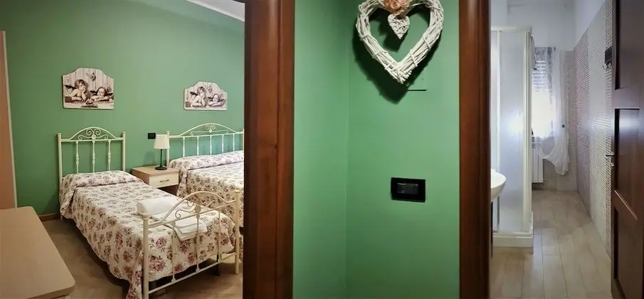 Üç Kişilik Oda, Havuz Manzaralı (103)