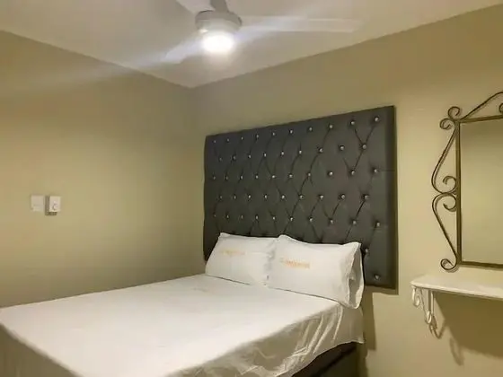 Junior Oda, 1 Büyük (Queen) Boy Yatak, Danışma, Şehir Manzaralı