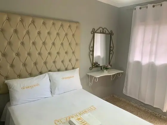Junior Oda, 1 Büyük (Queen) Boy Yatak, Danışma, Şehir Manzaralı
