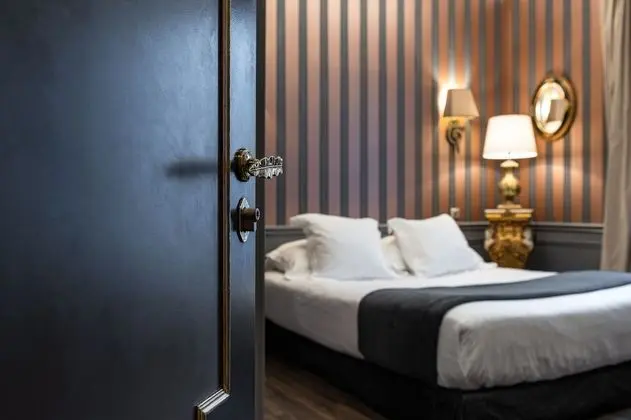 Comfort Tek Büyük Yataklı Oda
