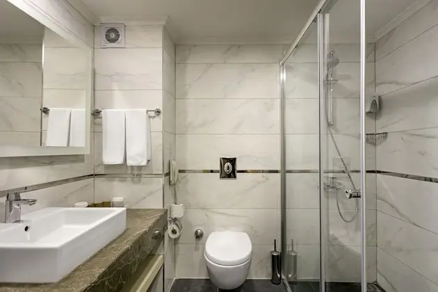 Standard Tek Büyük Yataklı Oda
