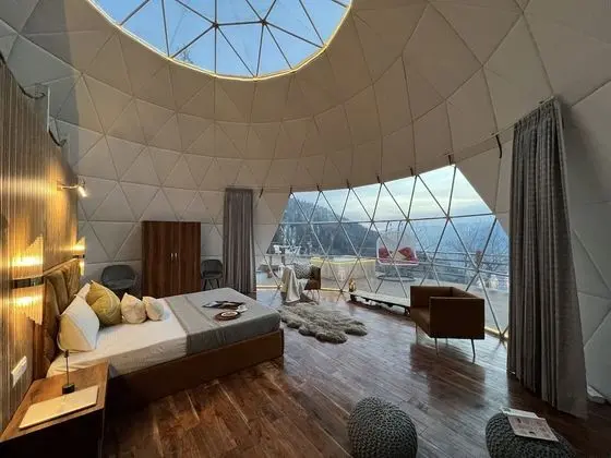 Luxury Oda