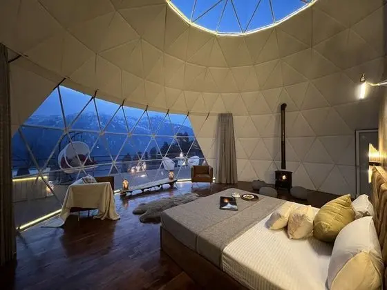 Luxury Oda
