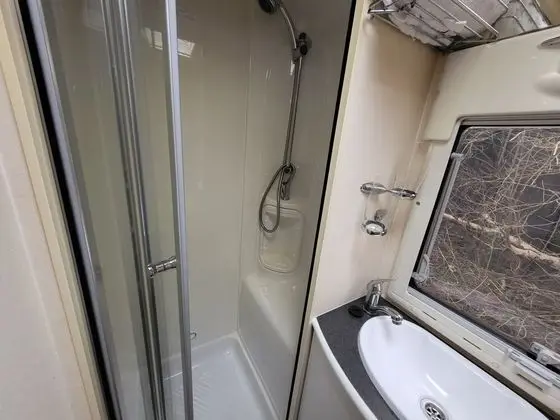 Standard Karavan, Banyolu/Duşlu (Nayeli)