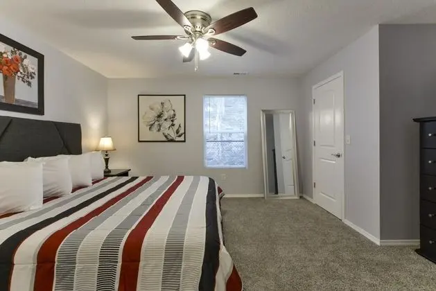 Daire (GlamRus Digs- Sleeps 16+ - Perfect lo)