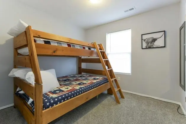 Daire (GlamRus Digs- Sleeps 16+ - Perfect lo)