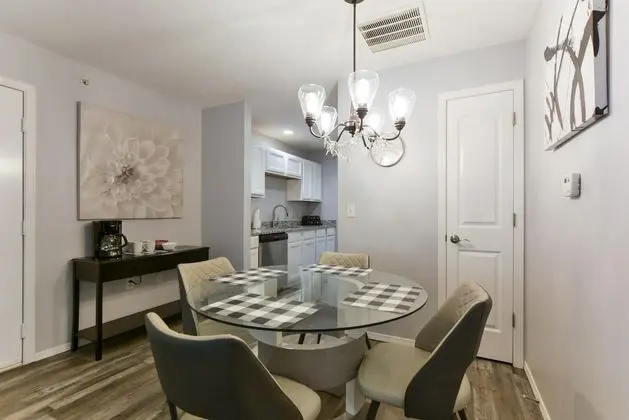 Daire (GlamRus Digs- Sleeps 16+ - Perfect lo)