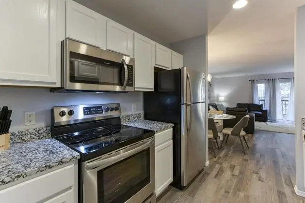 Daire (GlamRus Digs- Sleeps 16+ - Perfect lo)