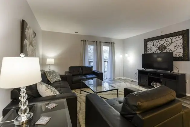 Daire (GlamRus Digs- Sleeps 16+ - Perfect lo)
