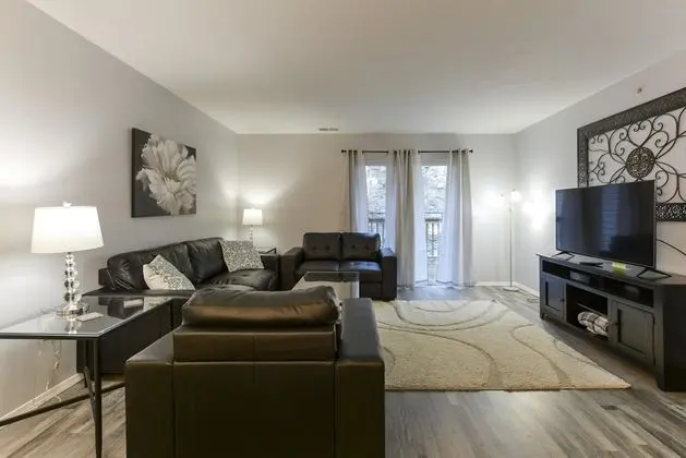 Daire (GlamRus Digs- Sleeps 16+ - Perfect lo)