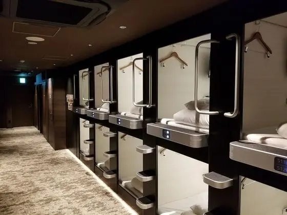 Standard Oda, Sadece kadınlar için (Capsule)