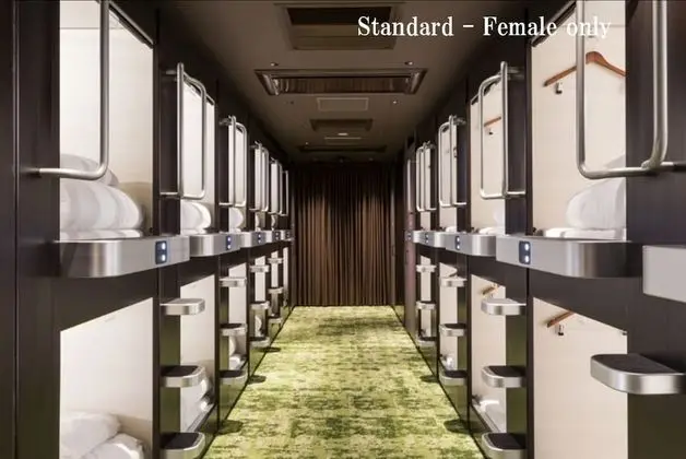 Standard Kulübe, Sadece kadınlar için (Standard Capsule)