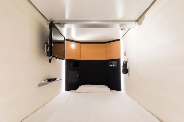 Standard Kulübe, Sadece kadınlar için (Standard Capsule)