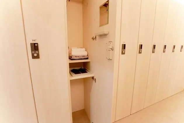 Standard Kulübe, Sadece kadınlar için (Standard Capsule)