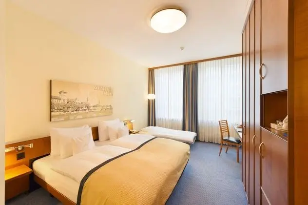 Comfort Tek Büyük Yataklı Oda