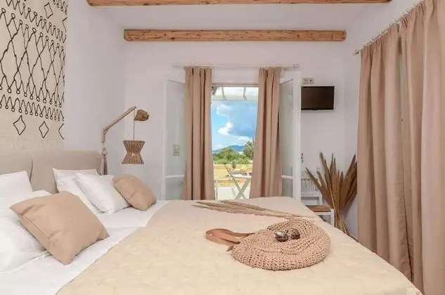 Superior Garden & Sea View Apartment