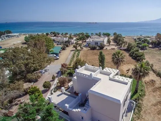 Superior Garden & Sea View Apartment