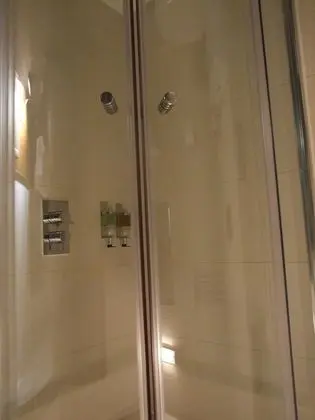 Dört Kişilik Oda, Banyolu/Duşlu