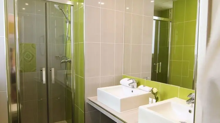 Superior Tek Büyük veya İki Ayrı Yataklı Oda