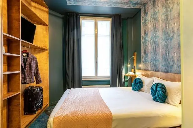 Tek Büyük veya İki Ayrı Yataklı Oda, Avlu Manzaralı (Glasgow)