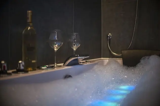 Superior Stüdyo Süit, Avlu Manzaralı (117)