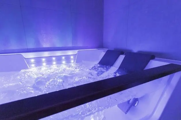 Superior Stüdyo Süit, Avlu Manzaralı (117)