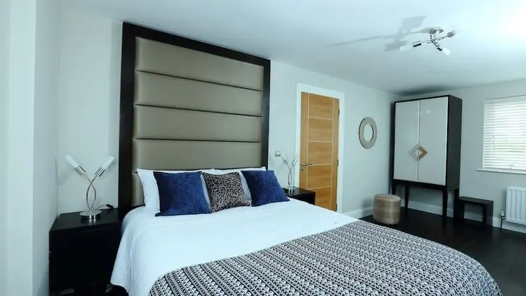 Tek Büyük Yataklı Oda