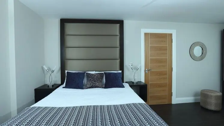 Tek Büyük Yataklı Oda