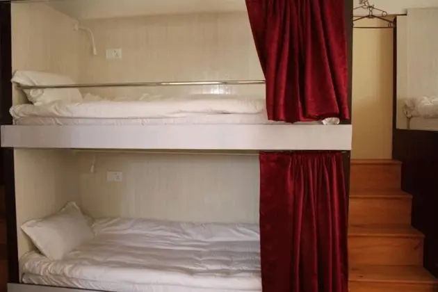 Ortak Ranzalı Oda, Karma Ranzalı Oda