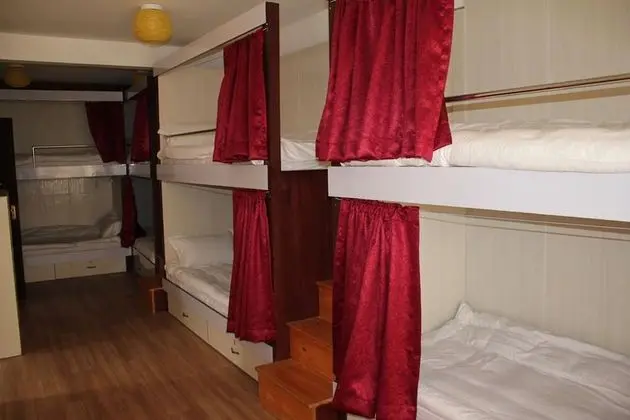 Ortak Ranzalı Oda, Karma Ranzalı Oda