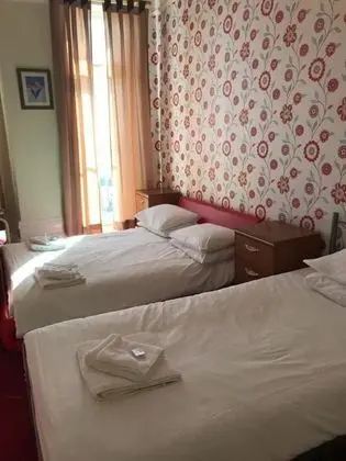 Üç Kişilik Oda