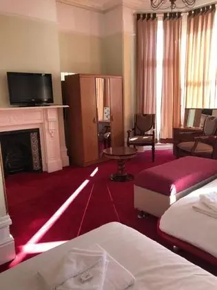 Üç Kişilik Oda