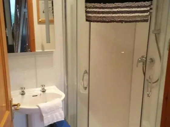 Tek Kişilik Oda, Özel Banyo (Private shower facilities)