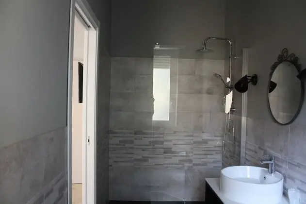 Tek Büyük Yataklı Oda, Özel Banyo (Ginevra)