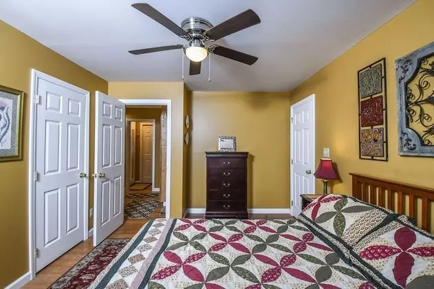 Ev, Birden Çok Yatak, Sıcak Su Havuzu