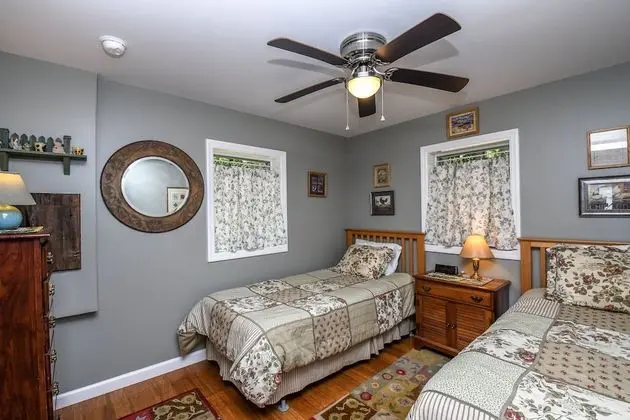 Ev, Birden Çok Yatak, Sıcak Su Havuzu