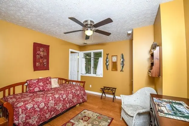 Ev, Birden Çok Yatak, Sıcak Su Havuzu