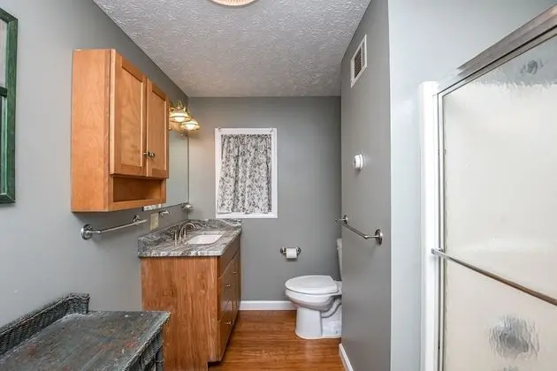 Ev, Birden Çok Yatak, Sıcak Su Havuzu