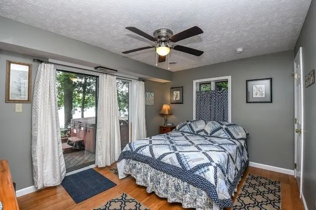 Ev, Birden Çok Yatak, Sıcak Su Havuzu