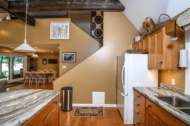 Ev, Birden Çok Yatak, Sıcak Su Havuzu