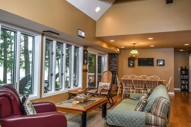 Ev, Birden Çok Yatak, Sıcak Su Havuzu