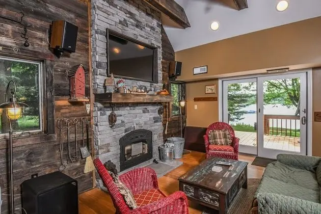 Ev, Birden Çok Yatak, Sıcak Su Havuzu