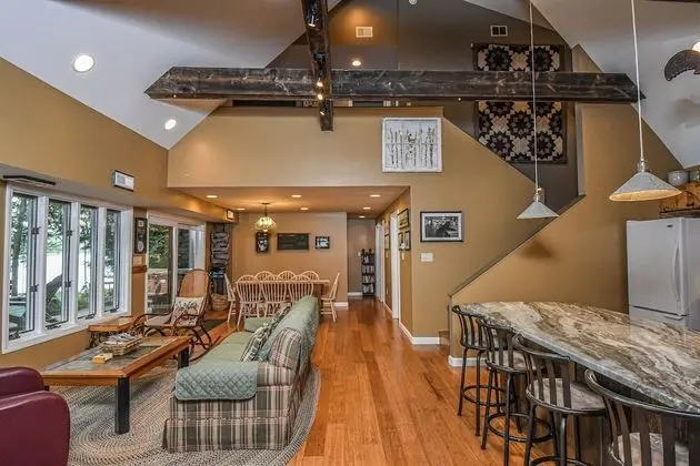 Ev, Birden Çok Yatak, Sıcak Su Havuzu