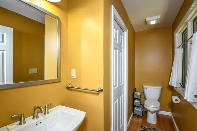 Ev, Birden Çok Yatak, Sıcak Su Havuzu