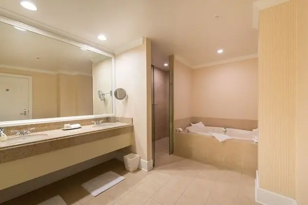 Luxury Süit, 1 En Büyük (King) Boy Yatak, Balkon, Golf Manzaralı