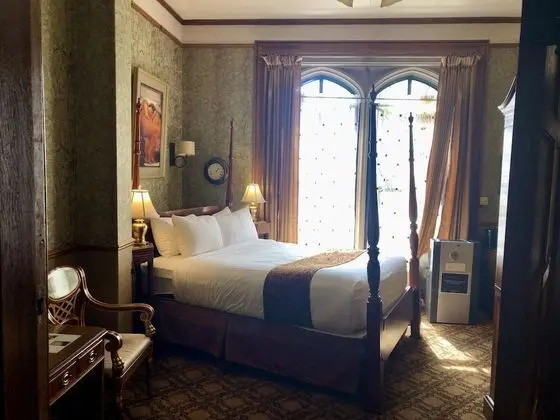 Deluxe Oda (Castle Room)