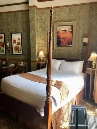 Deluxe Oda (Castle Room)
