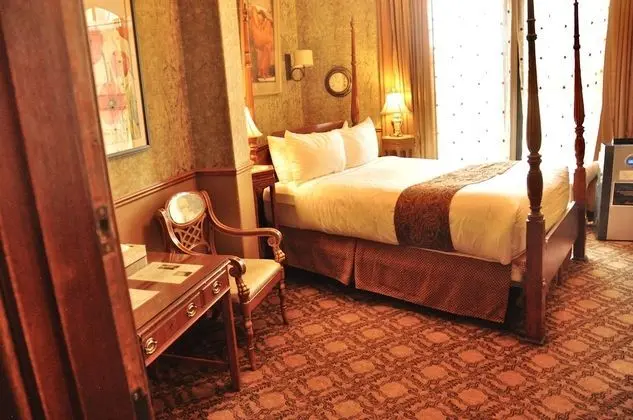 Deluxe Oda (Castle Room)