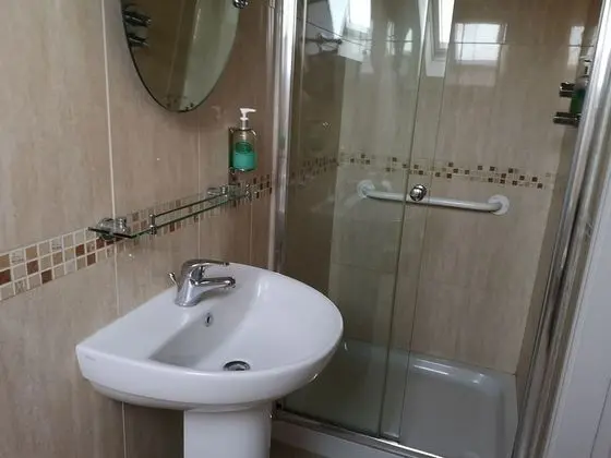 Standard Tek Büyük Yataklı Oda, Engellilere Uygun, Banyolu/Duşlu